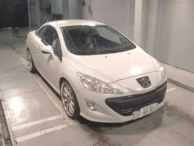 PEUGEOT 308 — фото