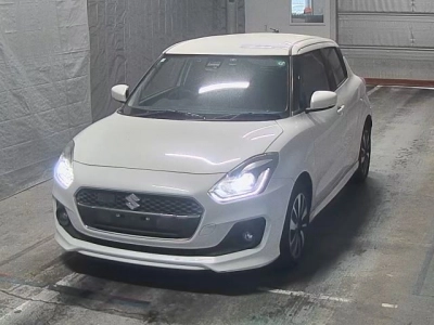 SUZUKI SWIFT — фото