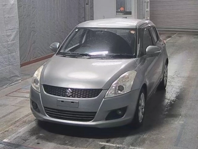 SUZUKI SWIFT — фото