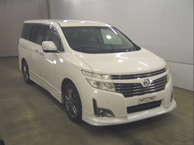 NISSAN ELGRAND — фото