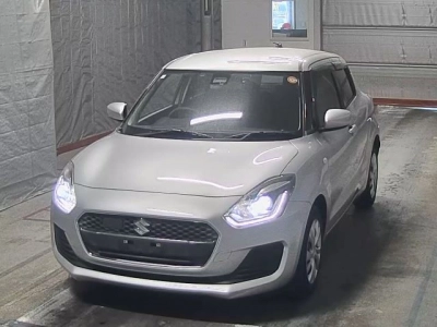 SUZUKI SWIFT — фото