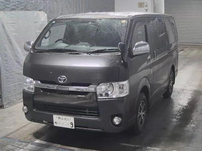 TOYOTA HIACE VAN — фото