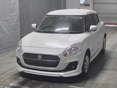 SUZUKI SWIFT — фото