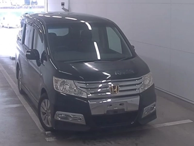 HONDA STEPWGN SPADA — фото