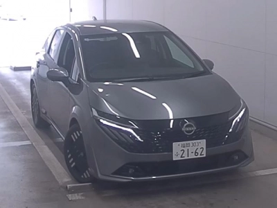 NISSAN AURA — фото