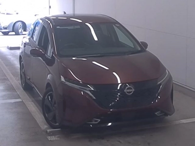 NISSAN AURA — фото