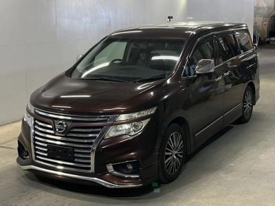 NISSAN ELGRAND — фото