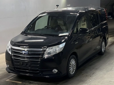 TOYOTA NOAH — фото