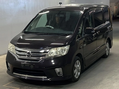 NISSAN SERENA — фото