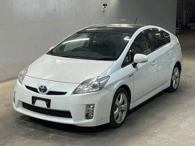 TOYOTA PRIUS — фото