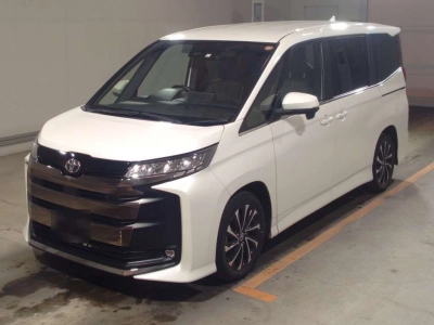 TOYOTA NOAH — фото