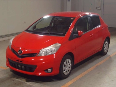 TOYOTA VITZ — фото