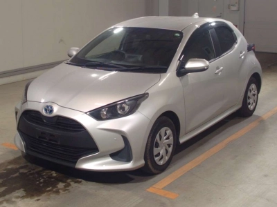TOYOTA YARIS — фото