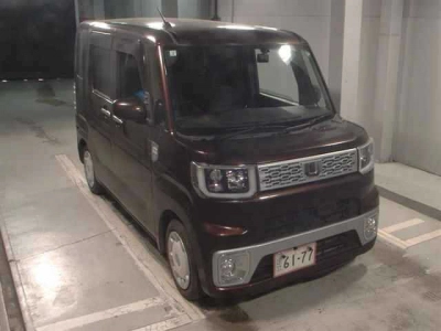 DAIHATSU WAKE — фото
