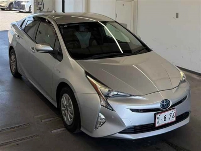 TOYOTA PRIUS — фото