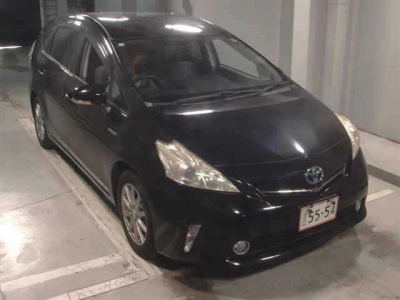 TOYOTA PRIUS ALPHA — фото