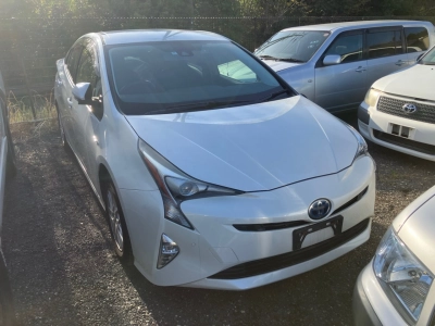 TOYOTA PRIUS — фото