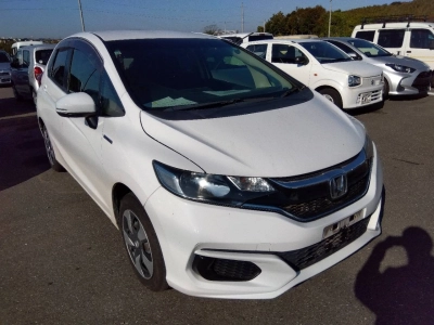 HONDA FIT HYBRID — фото