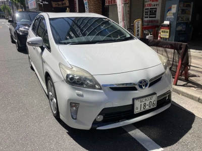 TOYOTA PRIUS — фото