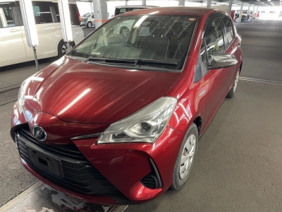 TOYOTA VITZ — фото