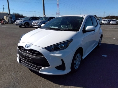 TOYOTA YARIS — фото
