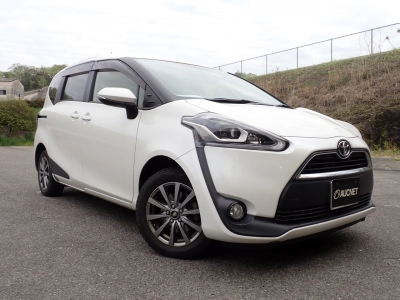 TOYOTA SIENTA — фото