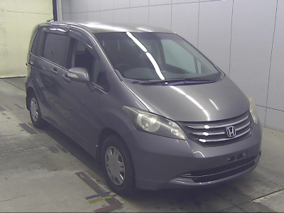 HONDA FREED — фото