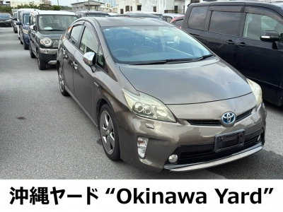 TOYOTA PRIUS — фото