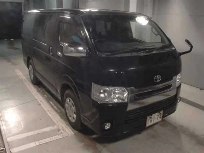 TOYOTA HIACE VAN — фото