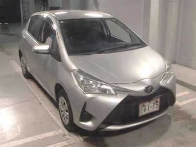 TOYOTA VITZ — фото
