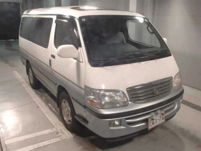 TOYOTA HIACE WAGON — фото