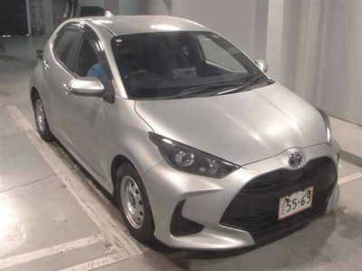 TOYOTA YARIS — фото