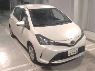 TOYOTA VITZ — фото