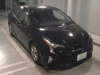 TOYOTA PRIUS — фото