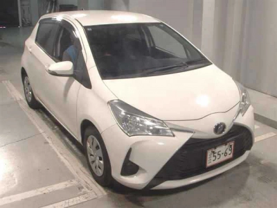 TOYOTA VITZ — фото
