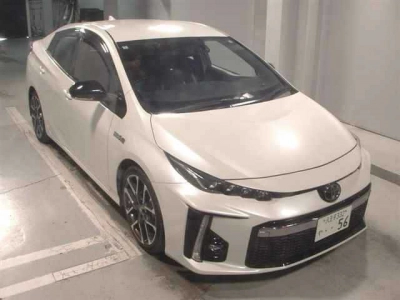 TOYOTA PRIUS — фото