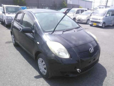 TOYOTA VITZ — фото