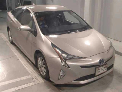 TOYOTA PRIUS — фото