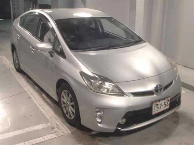 TOYOTA PRIUS — фото