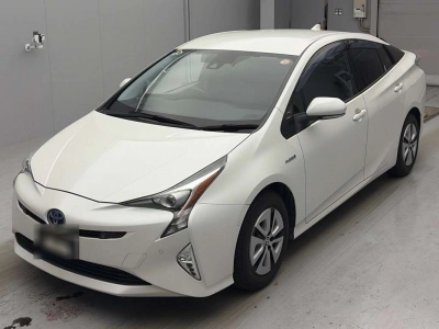 TOYOTA PRIUS — фото