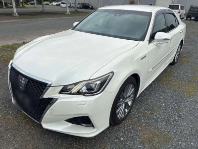 TOYOTA CROWN HYBRID — фото