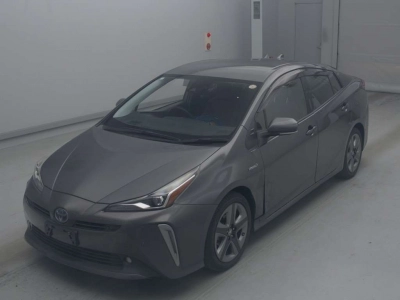 TOYOTA PRIUS — фото