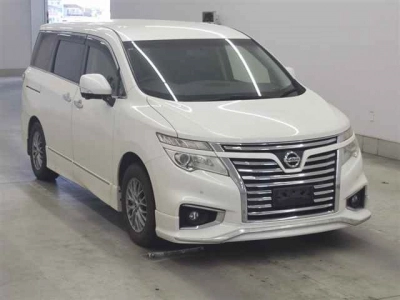 NISSAN ELGRAND — фото
