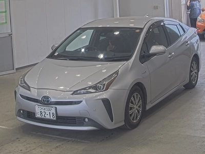 TOYOTA PRIUS — фото