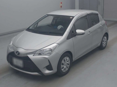TOYOTA VITZ — фото