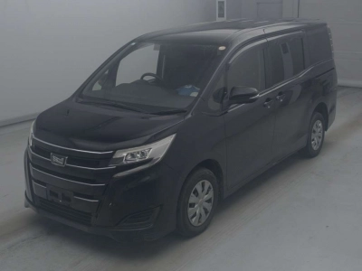 TOYOTA NOAH — фото
