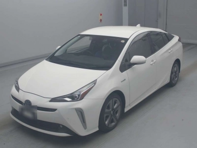 TOYOTA PRIUS — фото