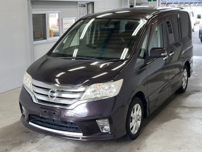 NISSAN SERENA — фото