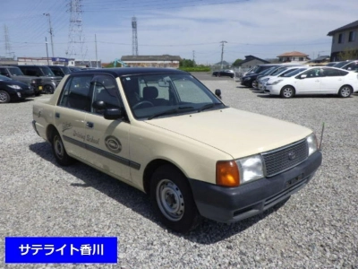 TOYOTA CROWN COMFORT — фото