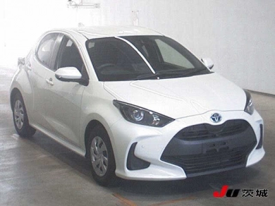 TOYOTA YARIS — фото
